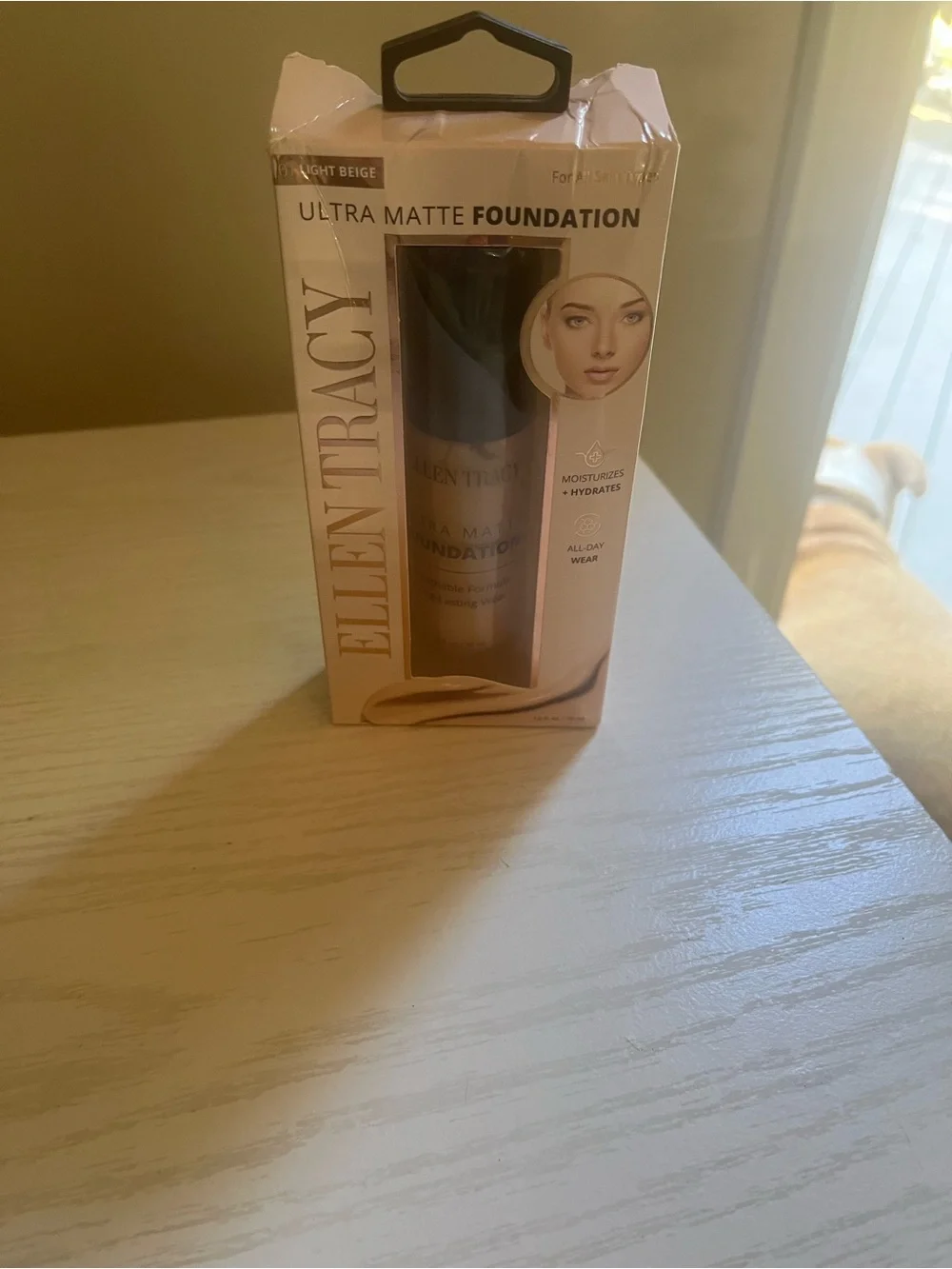 Ellen Tracy matte liquid